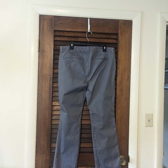 Old Navy bootcut khaki pants in gray size 14 - Picture 3 of 4